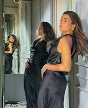 Load image into Gallery viewer, Shalini Pandey in Eve Gown
